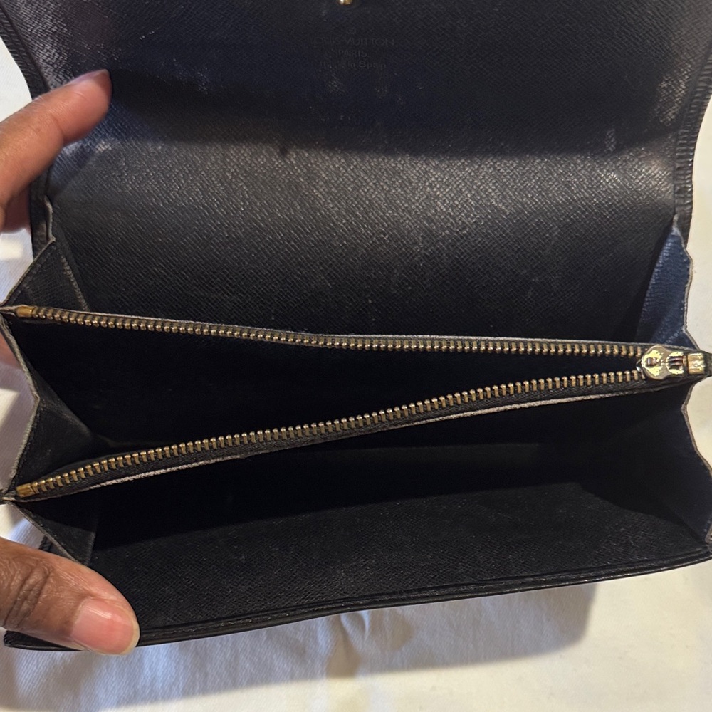 Louis Vuitton Epi Black Textured Wallet - Picture 6 of 10